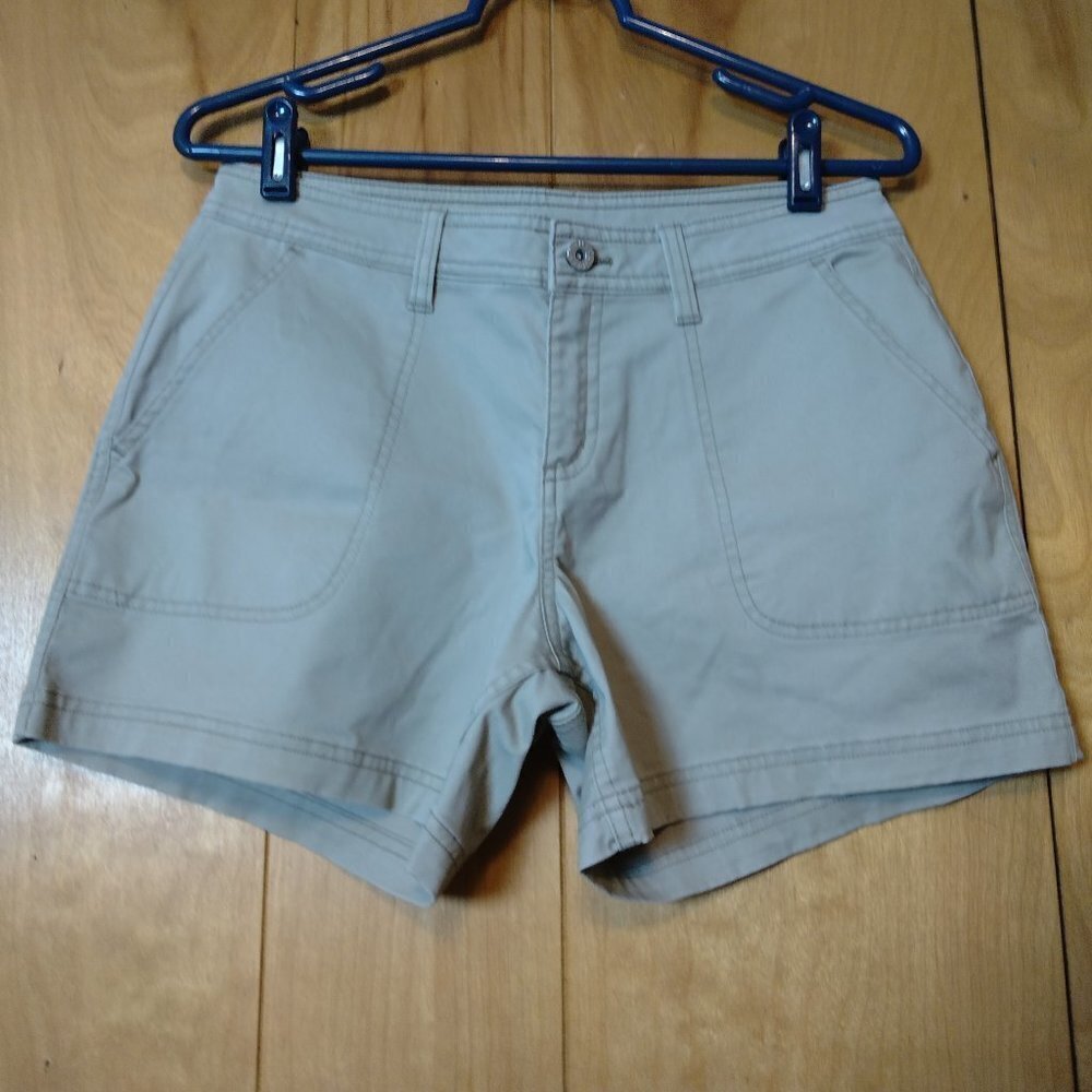 FIELD & STREAM FLAT FRONT BEIGE KHAKI SHORTS SIZE 4 NEUTRAL OUTDOOR HIKING
